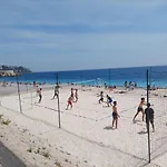Grand Ideal Famille, Proche Plage, Bon Emplacement Pour Visiter La Cote D'azur 아파트