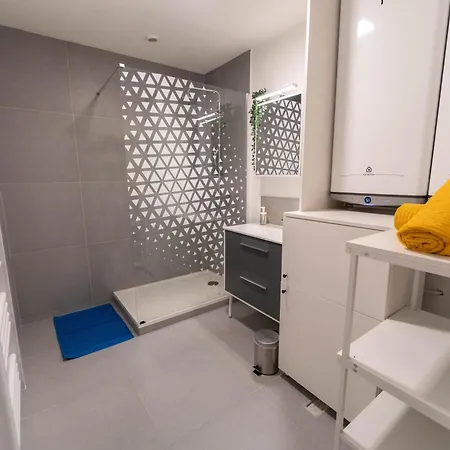 Grand Idéal Famille, Proche Plage, Bon Emplacement Pour Visiter La Côte D'azur Apartamento *