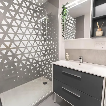 Grand Idéal Famille, Proche Plage, Bon Emplacement Pour Visiter La Côte D'azur Apartamento *