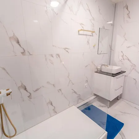 Grand Idéal Famille, Proche Plage, Bon Emplacement Pour Visiter La Côte D'azur Apartamento Nice