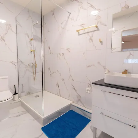 Grand Idéal Famille, Proche Plage, Bon Emplacement Pour Visiter La Côte D'azur Apartamento Nice